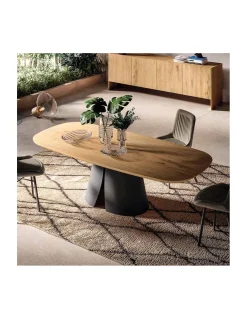 Mesa Cosmopolitan | Devina Nais