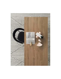 Mesa Manhattan | Devina Nais